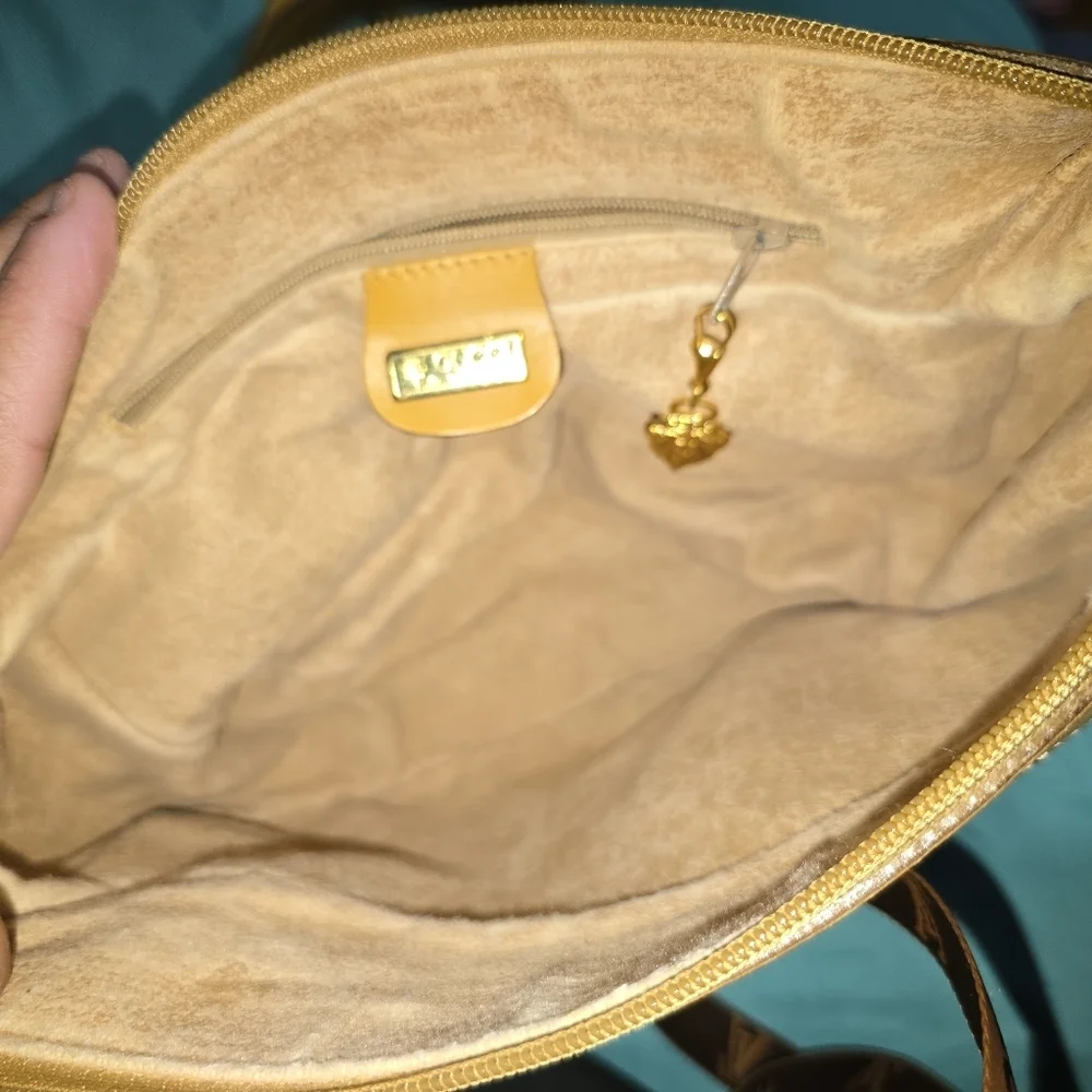 Gucci Tan and Cream Supreme Women's Bag With Red & Green Line